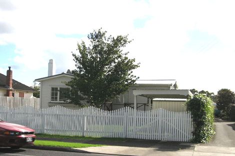 Photo of property in 75 Matipo Road, Te Atatu Peninsula, Auckland, 0610