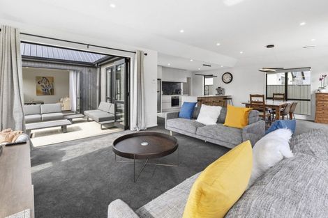 Photo of property in 37 Farrant Drive, Wanaka, 9305