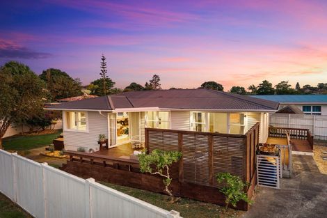 Photo of property in 2 Tyne Road, Forrest Hill, Auckland, 0620