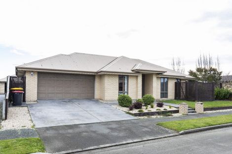 Photo of property in 15 Sovereign Gardens, Halswell, Christchurch, 8025