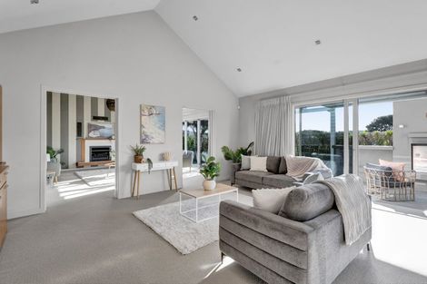 Photo of property in 1 Gleneagles Way, Waiwhakaiho, New Plymouth, 4312