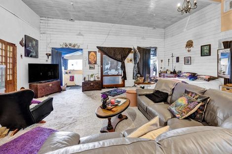 Photo of property in 2124 Eltham Road, Awatuna, Hawera, 4679