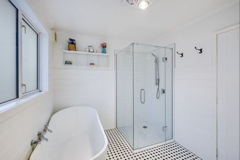 Photo of property in 51 Napier Road, Havelock North, 4130