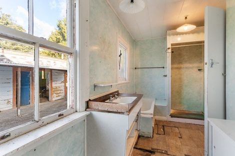 Photo of property in 172 Moeraki Road, Hinakura, Martinborough, 5784