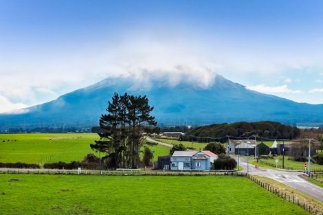 Photo of property in 2124 Eltham Road, Awatuna, Hawera, 4679