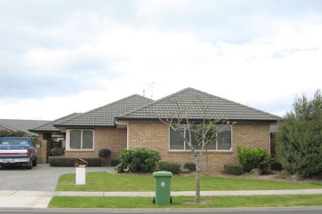 Photo of property in 44 Kahira Crescent, Papamoa Beach, Papamoa, 3118