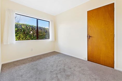 Photo of property in 2/16 Denver Avenue, Sunnyvale, Auckland, 0612