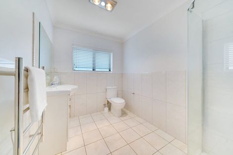 Photo of property in 2 Kirikiri Drive, Papakura, 2110
