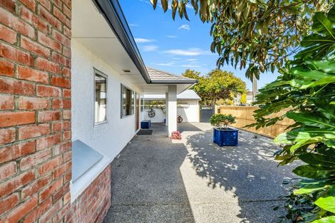 Photo of property in 16 Tregarth Street, Saint Johns Hill, Whanganui, 4501