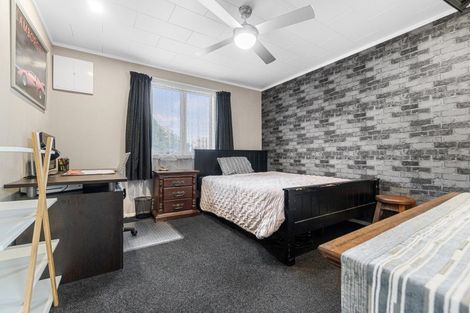 Photo of property in 74 Oakfield Crescent, Pukete, Hamilton, 3200