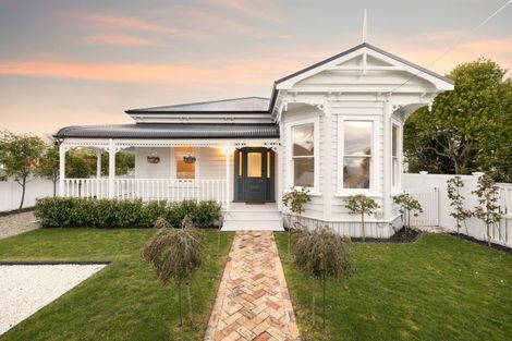 Photo of property in 114 Victoria Street, Cambridge, 3434