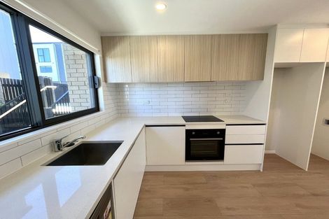 Photo of property in 54 Huri Street, Mangere Bridge, Auckland, 2022