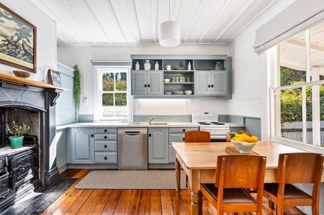 Photo of property in 95 Milton Road, Bluff Hill, Napier, 4110