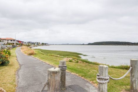 Photo of property in 1 Hall Place, Foxton Beach, 4815