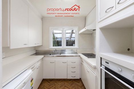 Photo of property in 537 Glenfield Road, Glenfield, Auckland, 0629