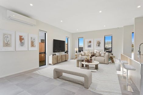 Photo of property in 28 Port Way, Rosehill, 2113