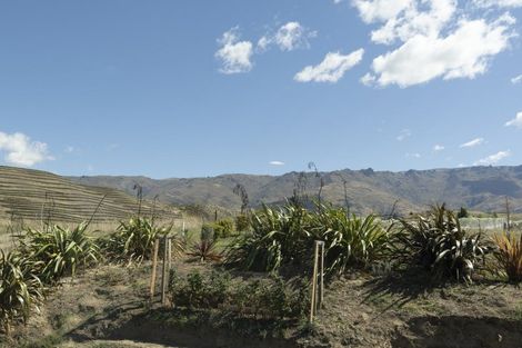 Photo of property in 33 Stratford Drive, Mount Pisa, Cromwell, 9383
