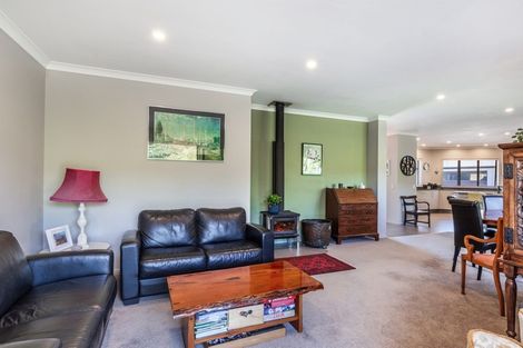 Photo of property in 22 Maple Grove, Acacia Bay, Taupo, 3385
