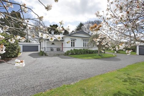 Photo of property in 12 Wanganui Road, Marton, 4710