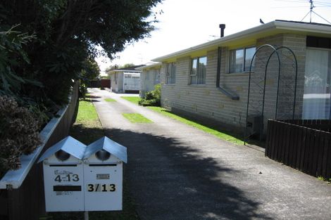 Photo of property in 2/13 Saint Ronans Avenue, Waterloo, Lower Hutt, 5011