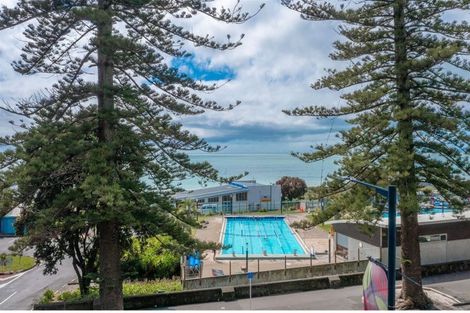Photo of property in 25 Marine Parade, Bluff Hill, Napier, 4110