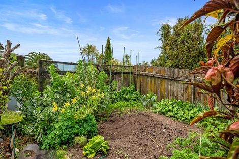 Photo of property in 2/51 Deep Creek Road, Waiake, Auckland, 0630