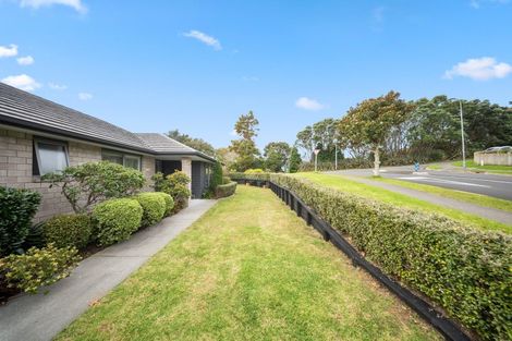 Photo of property in 2 Ballintoy Park Drive, Welcome Bay, Tauranga, 3175