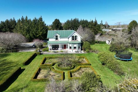 Photo of property in 74 Riverbank Road, Inch Clutha, Kaitangata, 9281