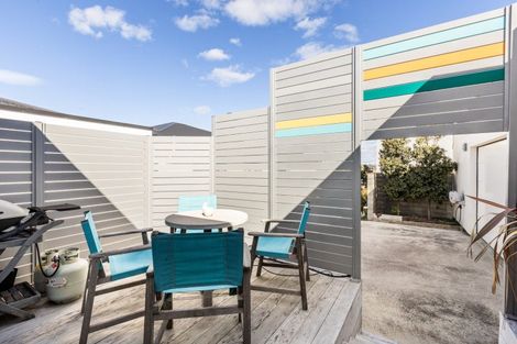 Photo of property in 70 The Esplanade, Westshore, Napier, 4110