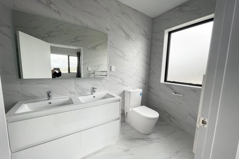 Photo of property in 35 Symes Drive, Red Beach, 0932