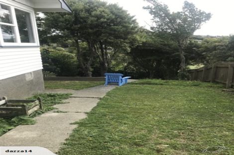 Photo of property in 35 Oswald Crescent, Paparangi, Wellington, 6037