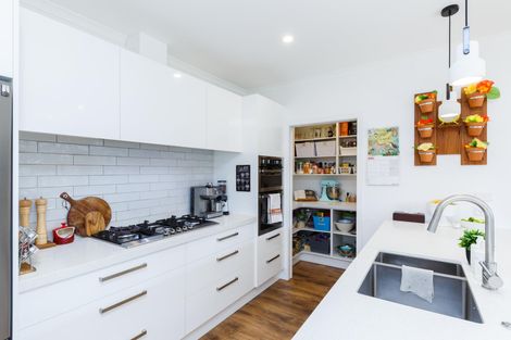 Photo of property in 85 Cashmere Drive, Fitzherbert, Palmerston North, 4410