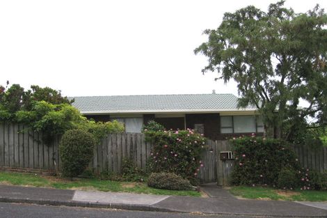 Photo of property in 16 Capilano Place, Glenfield, Auckland, 0629