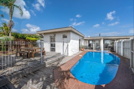 Photo of property in 31 Miramar Place, Pakuranga, Auckland, 2010