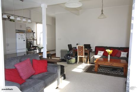 Photo of property in 121 Onepu Road, Lyall Bay, Wellington, 6022