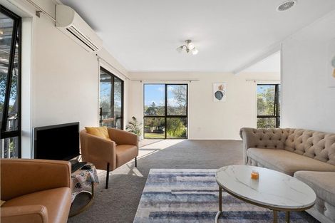 Photo of property in 10 Rena Place, West Harbour, Auckland, 0618