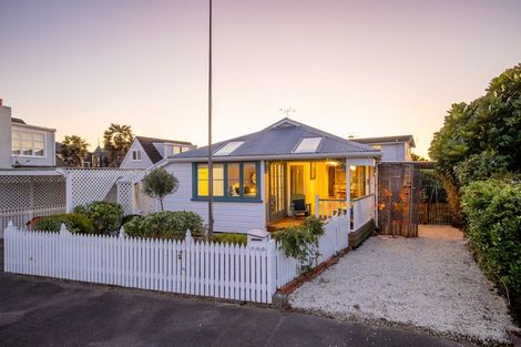 Photo of property in 100 Point Road, Monaco, Nelson, 7011
