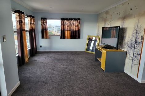 Photo of property in 69a Manuroa Road, Takanini, 2112