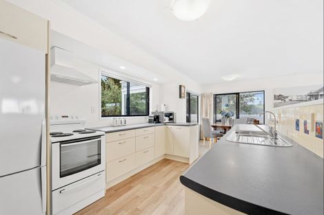 Photo of property in 4 Kookaburra Drive, Tawharanui Peninsula, Warkworth, 0986
