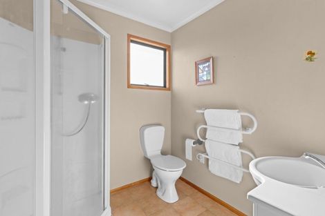 Photo of property in 5b Truby King Street, Merrilands, New Plymouth, 4312