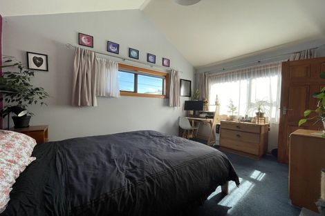 Photo of property in 69 Endeavour Street, Lyall Bay, Wellington, 6022