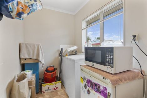 Photo of property in 2 Maire Street, Gonville, Whanganui, 4501