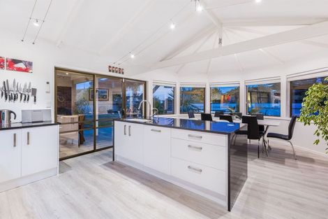 Photo of property in 109 Golf Road, Paraparaumu Beach, Paraparaumu, 5032