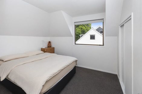 Photo of property in 2/76 Hinau Street, Riccarton, Christchurch, 8041