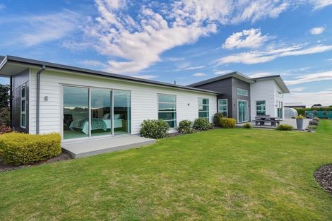 Photo of property in 11 Majestic Chance, Seaward Bush, Invercargill, 9812