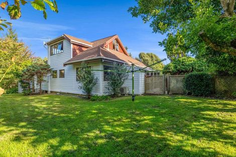 Photo of property in 21b Sequoia Grove, Merrilands, New Plymouth, 4312