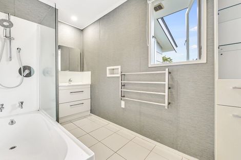 Photo of property in 6 Pygmalion Place, Dinsdale, Hamilton, 3204