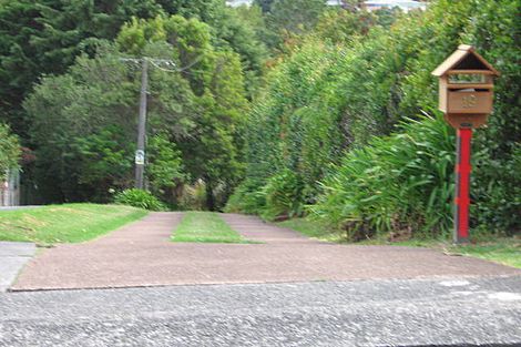 Photo of property in 19a Barron Drive, Green Bay, Auckland, 0604