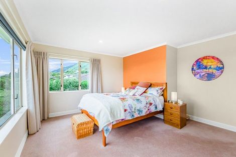 Photo of property in 115 Winara Avenue, Waikanae, 5036