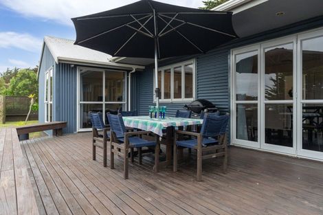 Photo of property in 208 Park Avenue, Waitarere Beach, Levin, 5510